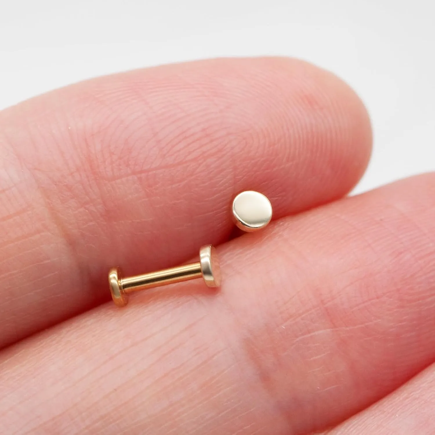 1 Pcs 14K Gold Threadless Flat Back Earring, 16G 2mm/3mm Disc Threadless Earrings for Women, Gold Vertical Labret Tragus Monroe Medusa Piercing Jewelry, Conch Earrings 6mm/8mm Bar Length