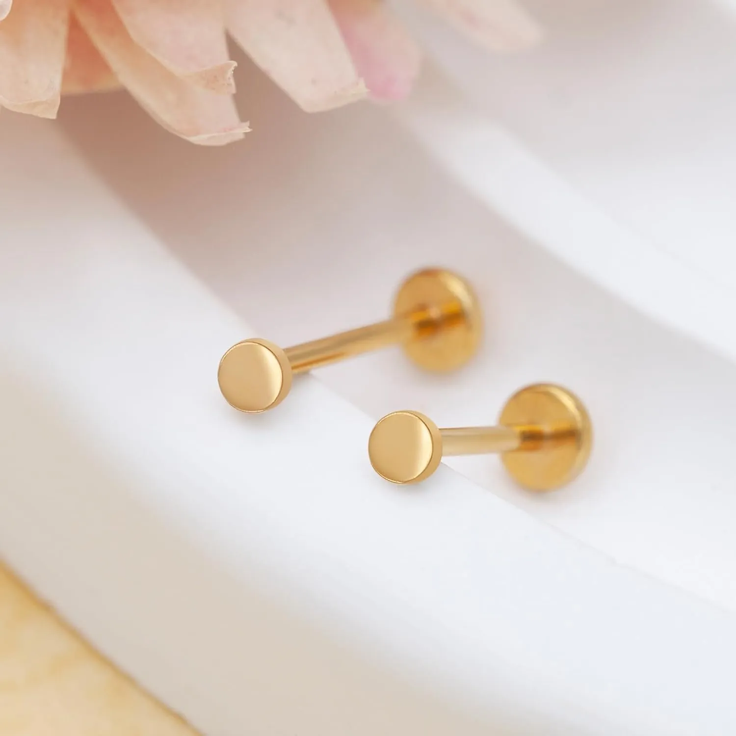 1 Pcs 14K Gold Threadless Flat Back Earring, 16G 2mm/3mm Disc Threadless Earrings for Women, Gold Vertical Labret Tragus Monroe Medusa Piercing Jewelry, Conch Earrings 6mm/8mm Bar Length