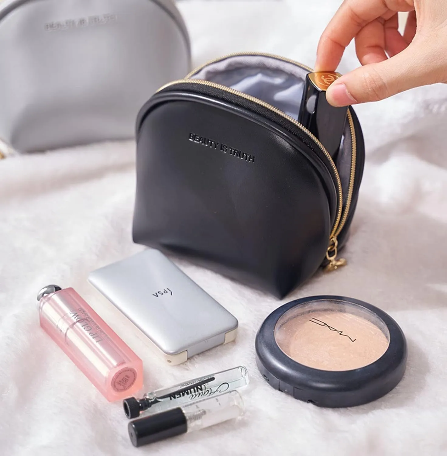 Small Makeup Bag,Cute Cosmetic Bag Coin Purse Lipsticks Pouch with Zipper for Women Makeup Essentials Accessories(Black)