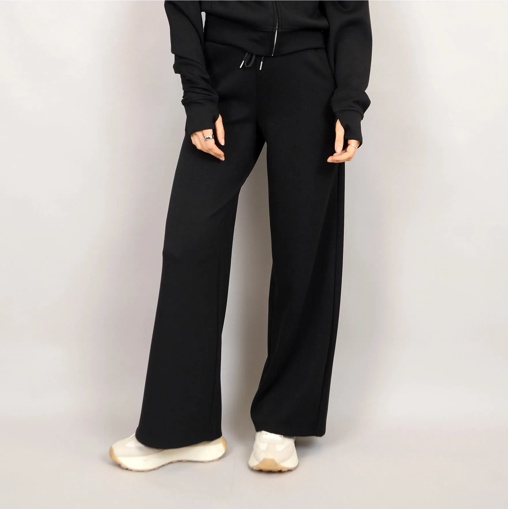 Vae Soft Knit Pants | Black