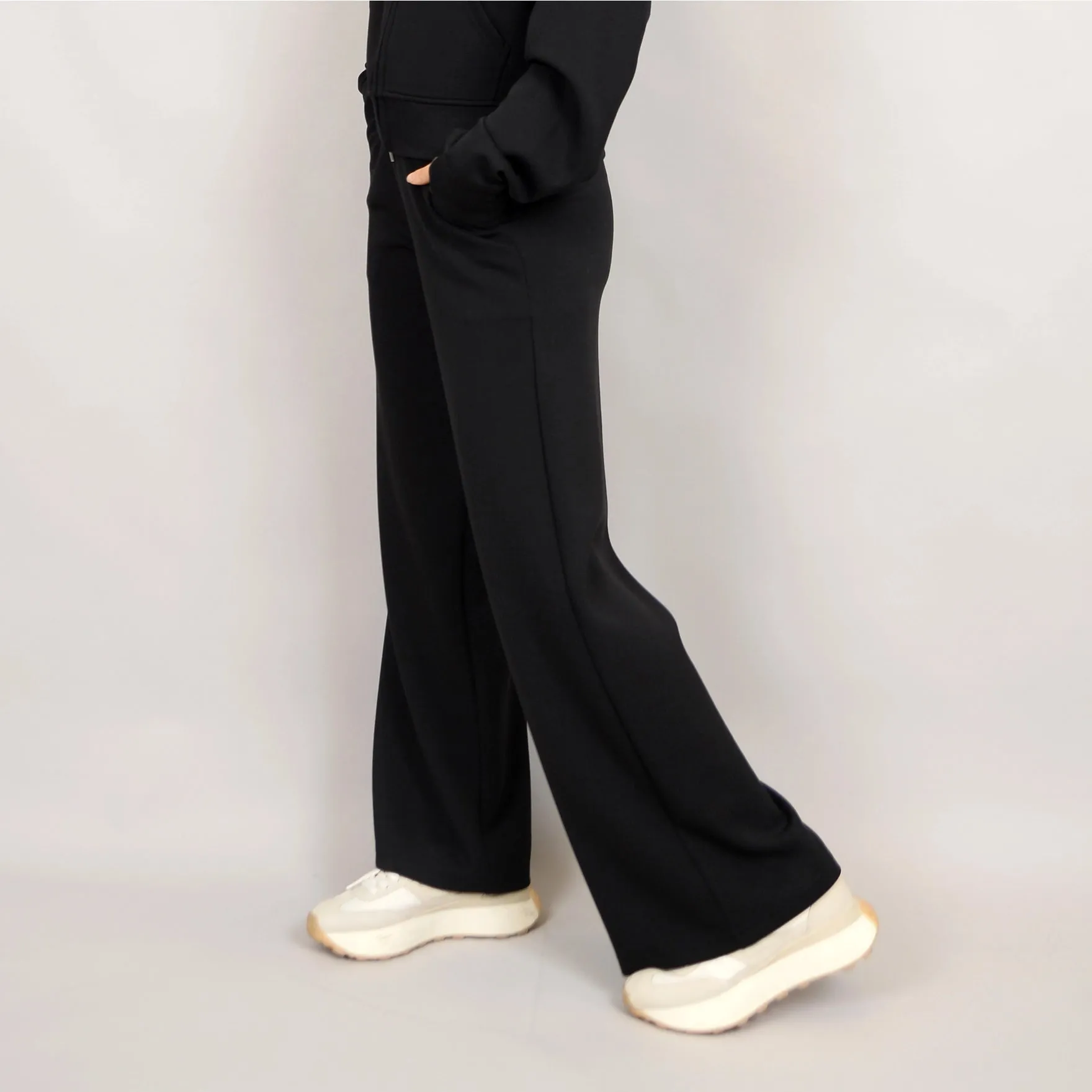 Vae Soft Knit Pants | Black