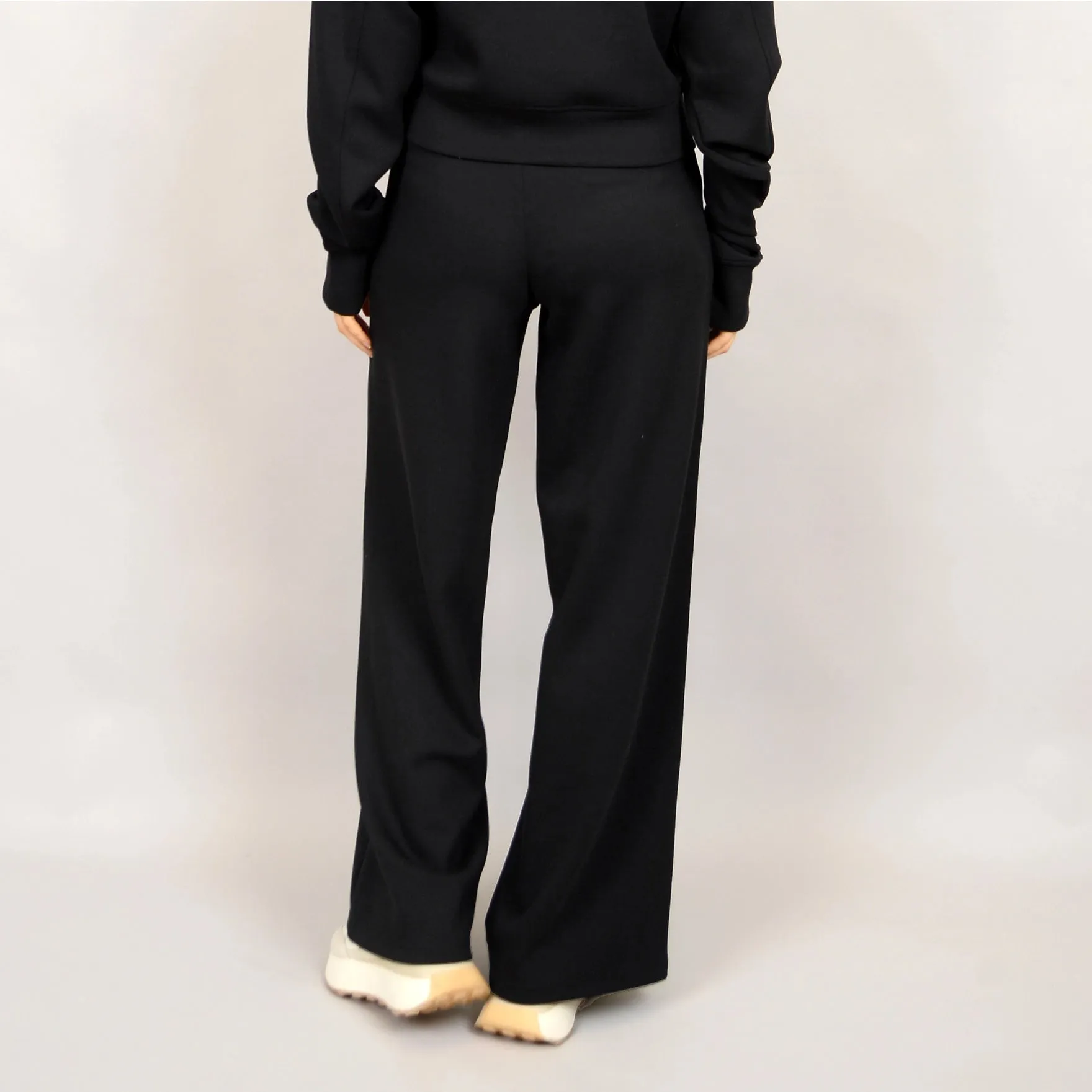 Vae Soft Knit Pants | Black