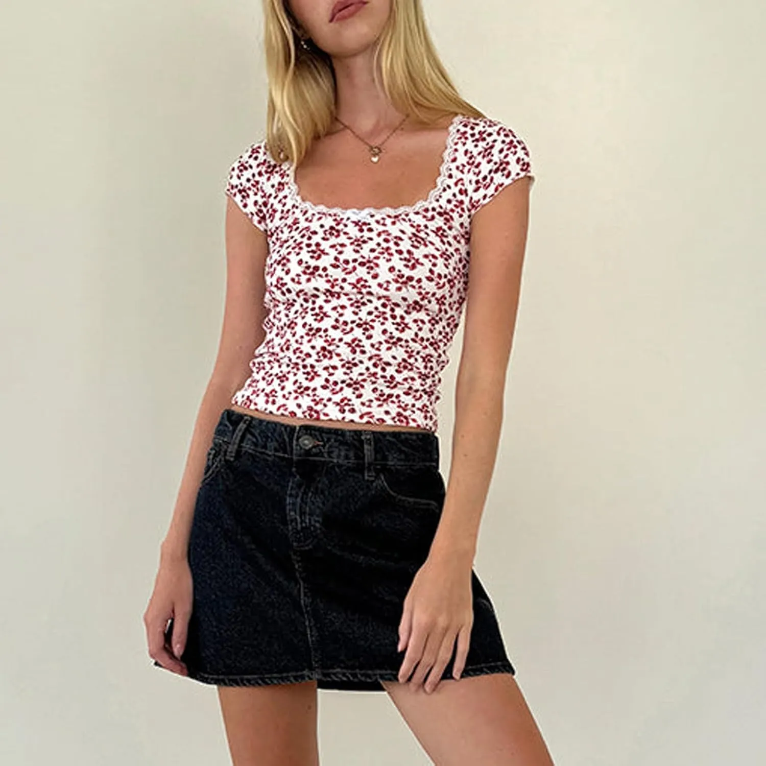 Y2K Square Neck Crop T-Shirt for Women's Short Sleeve Ditsy Flower Print Crop Top Lace Trim Coquettecore